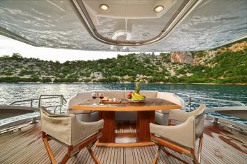 Yachtcharter RoyalDenship85 6