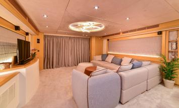 Yachtcharter RoyalDenship85 14