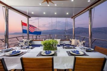 Yachtcharter GuletSaintLuca 15