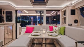 Yachtcharter Leopard45 17