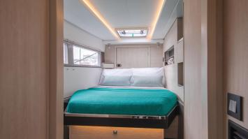 Yachtcharter Leopard45 19