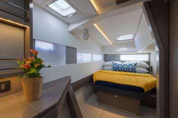 Yachtcharter Leopard45 21