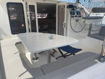 Yachtcharter Leopard4300 3