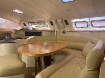 Yachtcharter Leopard4300 11