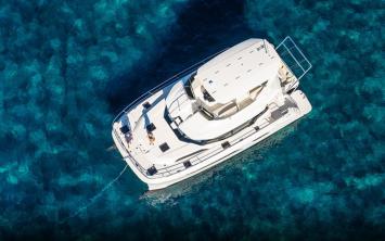 Yachtcharter Aquila44 41cab 3