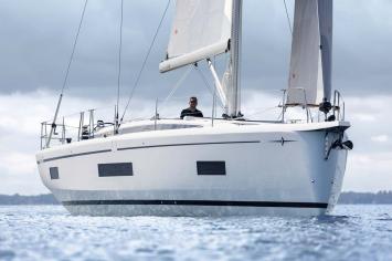 Yachtcharter BavariaC46 3