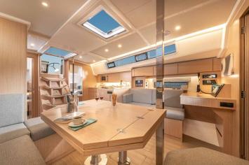 Yachtcharter BavariaC42 17