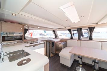 Yachtcharter 37772851484701909__dsc8315_aifos_fountaine pajot_isla 40_istion yachting_l