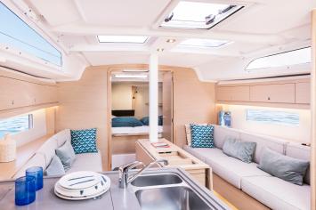 Yachtcharter 37781431484701909_dufour_37 interior jm_liot 9_1