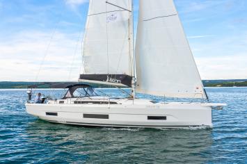 Yachtcharter Dufour470 First Secret 1