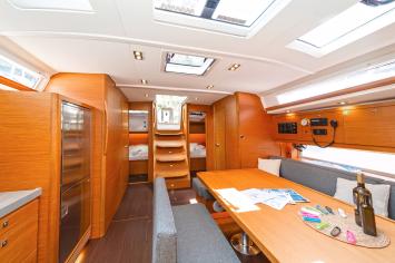 Yachtcharter Dufour470 First Secret 5