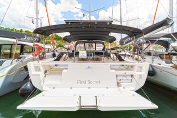 Yachtcharter Dufour470 First Secret 9