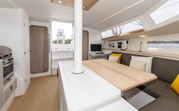 Yachtcharter Pogo44 5