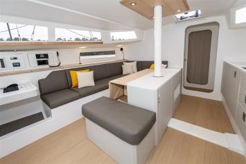 Yachtcharter Pogo44 6