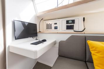 Yachtcharter Pogo44 7