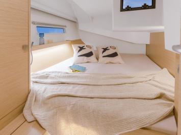 Yachtcharter Hanse410 12