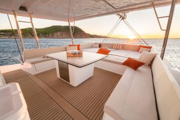 Yachtcharter Bali5 8