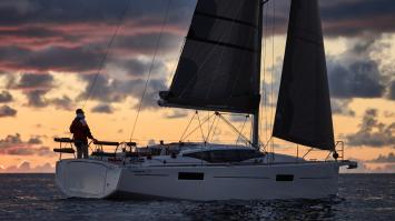 Yachtcharter Maxus35 3