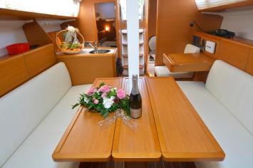 Yachtcharter SunOdyssey33i 10