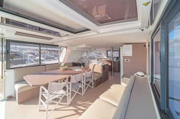 Yachtcharter Bali4 8