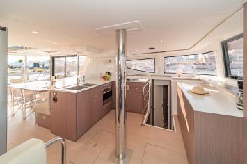 Yachtcharter Bali4 10