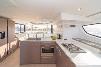 Yachtcharter Bali4 8