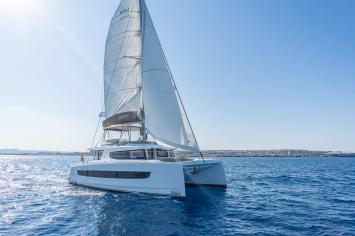 Yachtcharter Bali4 15