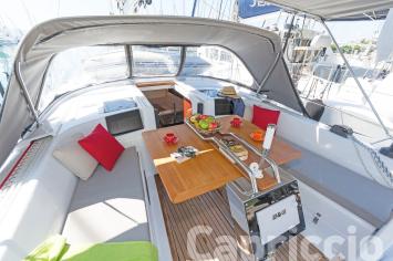 Yachtcharter Hanse385 4
