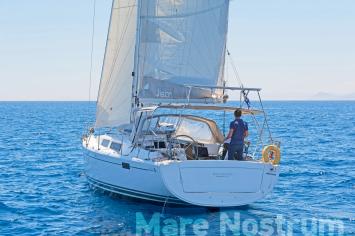Yachtcharter Hanse385 7