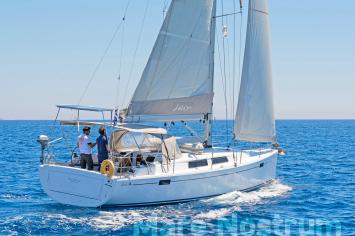 Yachtcharter Hanse385 10