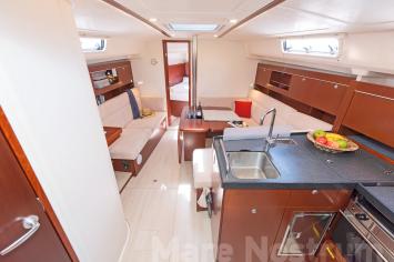 Yachtcharter Hanse385 11