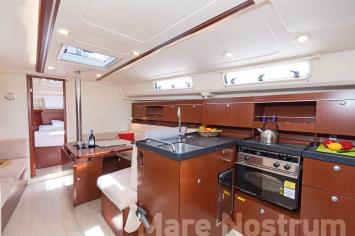 Yachtcharter Hanse385 12