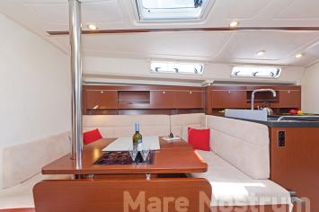 Yachtcharter Hanse385 13