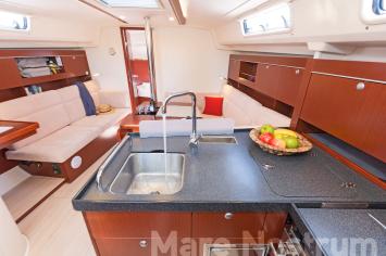 Yachtcharter Hanse385 15