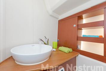 Yachtcharter Hanse385 24