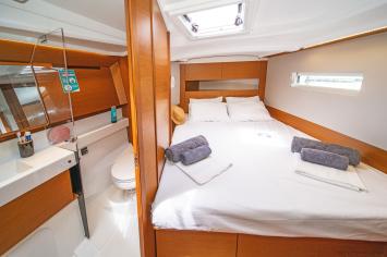 Yachtcharter SunOdyssey410 8