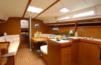 Yachtcharter SunOdyssey42i 3