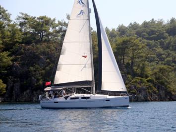 Yachtcharter Hanse385