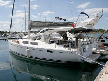 Yachtcharter Hanse385 3