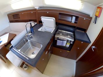 Yachtcharter Hanse385 7