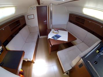 Yachtcharter Hanse385 8