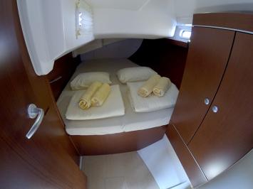 Yachtcharter Hanse385 12