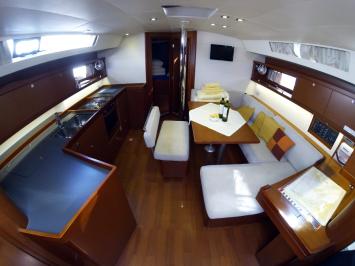 Yachtcharter Oceanis45 14