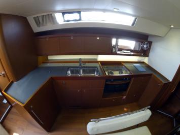 Yachtcharter Oceanis45 17