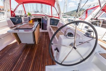 Yachtcharter Oceanis45 13