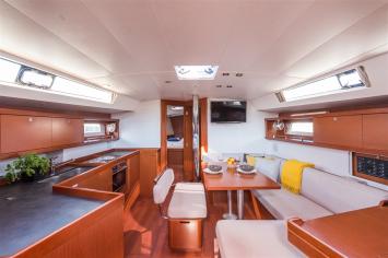 Yachtcharter Oceanis45 14