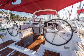 Yachtcharter Oceanis48 4cab 3