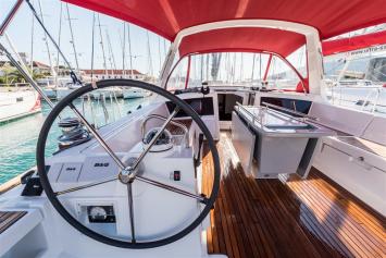 Yachtcharter Oceanis48 4cab 5