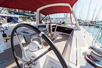 Yachtcharter Oceanis48 5Cab 8