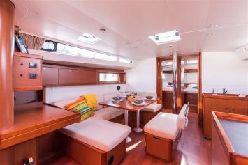 Yachtcharter Oceanis48 5Cab 17